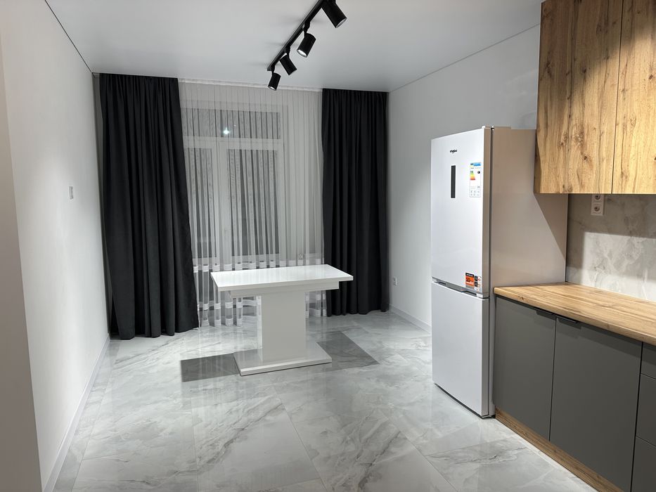 Оренда великої 2-х кімнатної,світло не вимикають