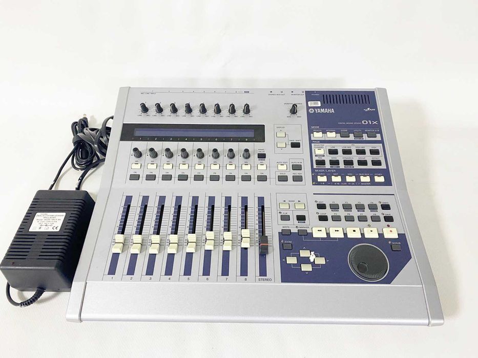 YAMAHA 01X Цифровий мікшер, аудіо та MIDI-інтерфейс