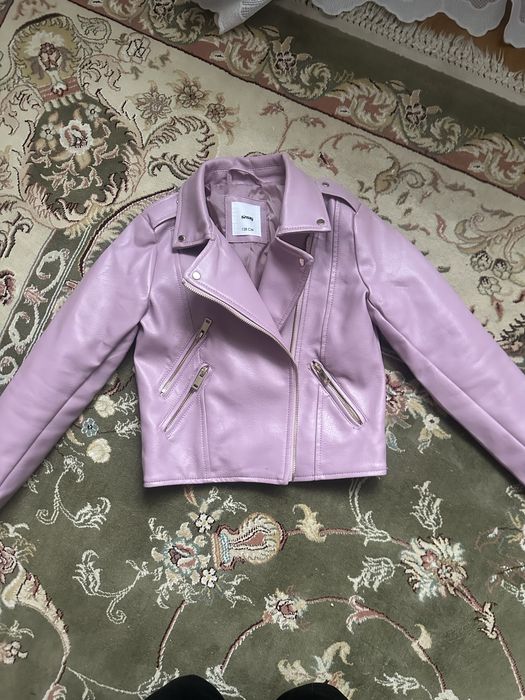 Весняна курточка косуха на дівчинку 128см