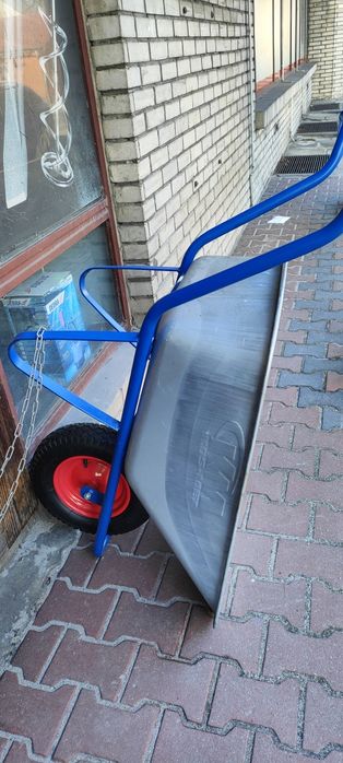 Taczki ogrodnicze lekkie