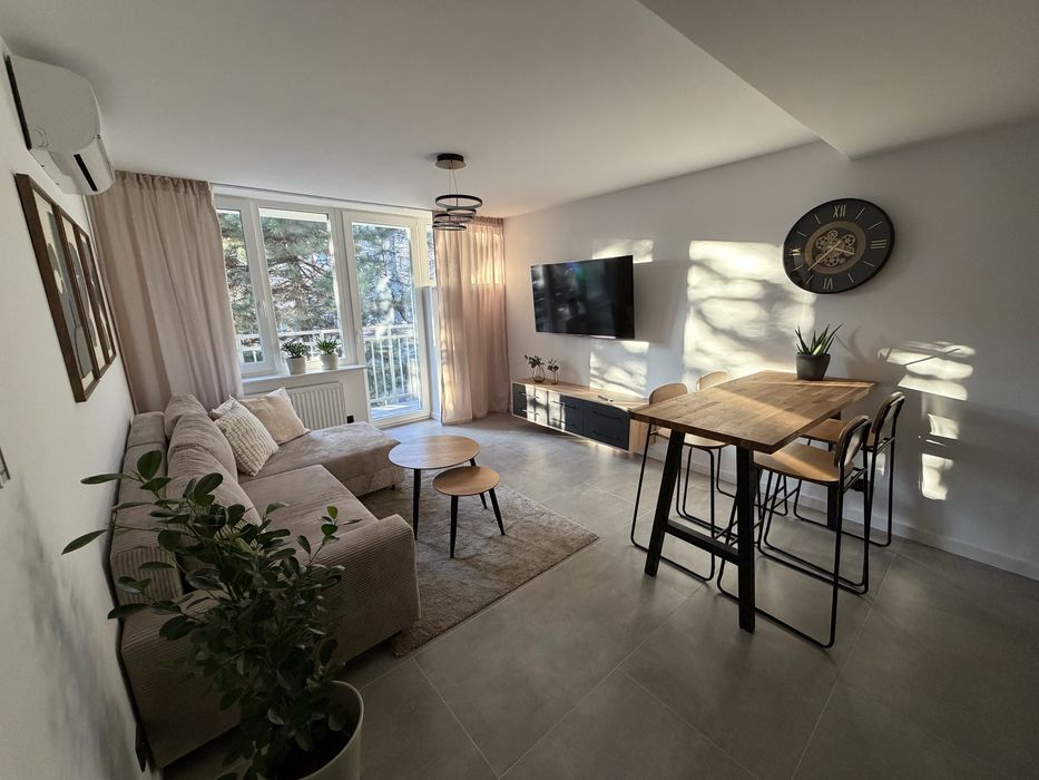 Sprzedam apartament dwupokojowy 40 m2 z dwoma balkonami i klimatyzacją