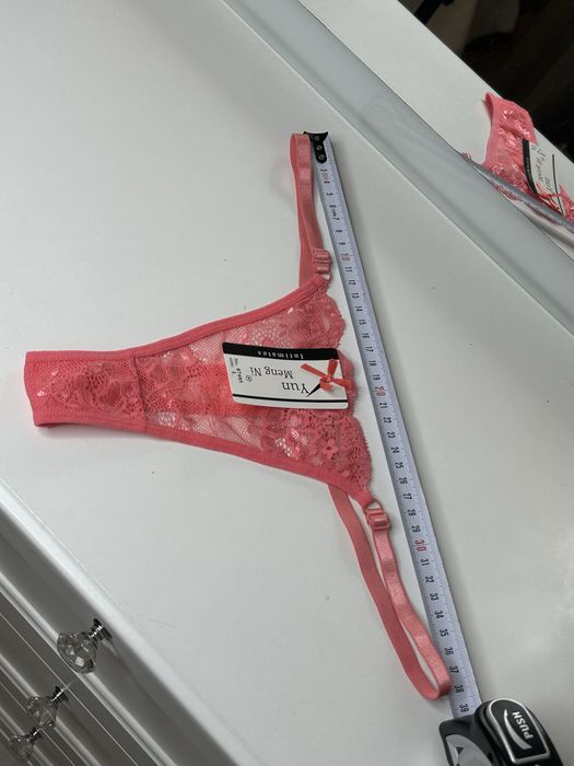 Majtki stringi L 40 koronkowe różowe nowe
