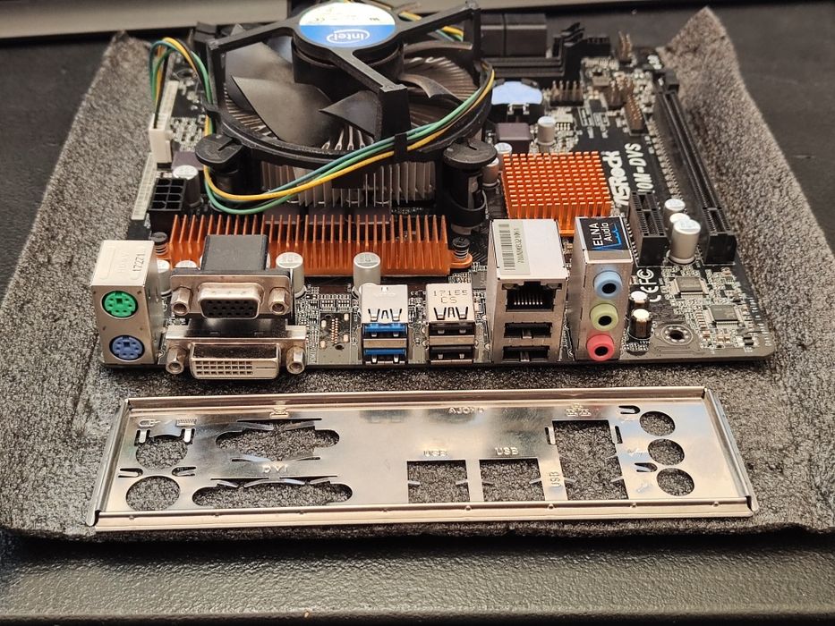 AsRock H110M-DVS s1151 + Pentium G4600 з кулером. Разом або окремо