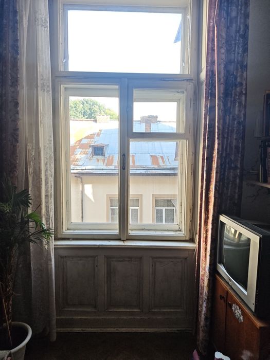 Продаж 2к квартири в центрі Львова по вул Коперника 11