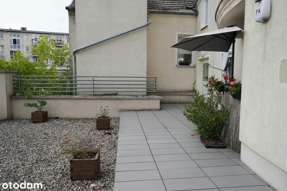 Przestronne , po remoncie ,3 pokoje, 2 balkony mieszkanie w centrum