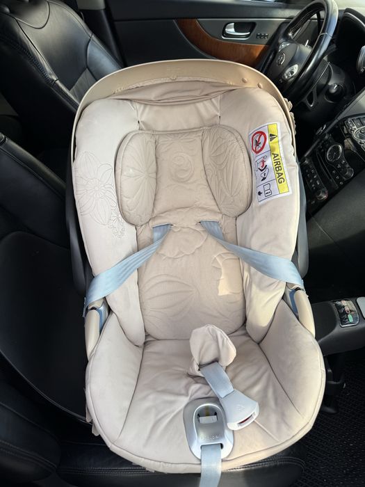 Автокрісло автолюлька Cybex Cloud i-Size Simply Flowers Beige