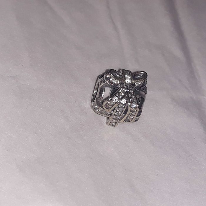 Charms  prezent cyrkonie do Pandory