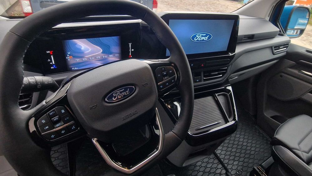 Wynajem busa 8 osobowego. FORD Tourneo Custom. NOWY MODEL!!!
