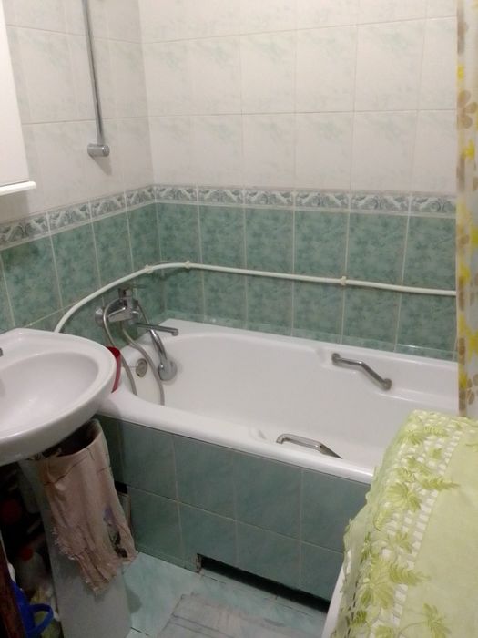 Двохкімнатна квартира здається кімната з хазяйкою, Радіоринок..