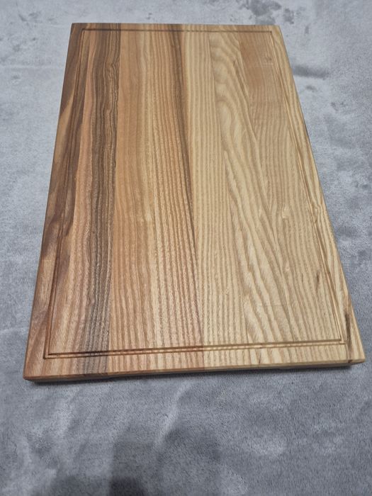 Deska do krojenia serwowania z jesionu