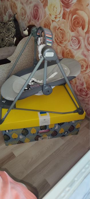 Крісло гойдалка