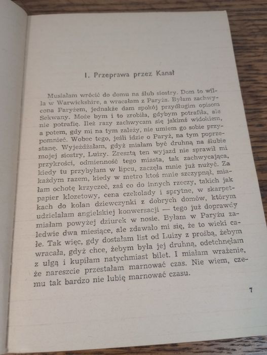 Klatka latem w ogrodzie. Margaret Drabble