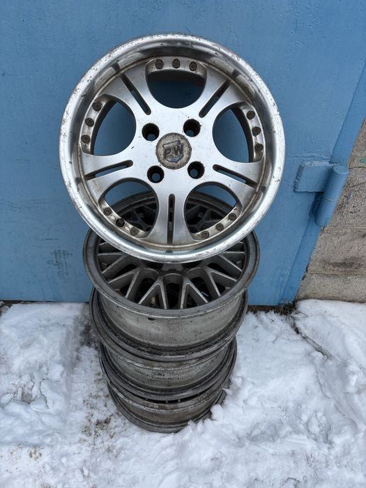 Продам 4 комплекта титанов r14