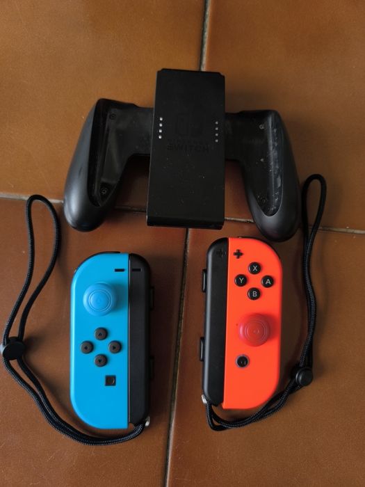 Nintendo Switch v2 com acessórios