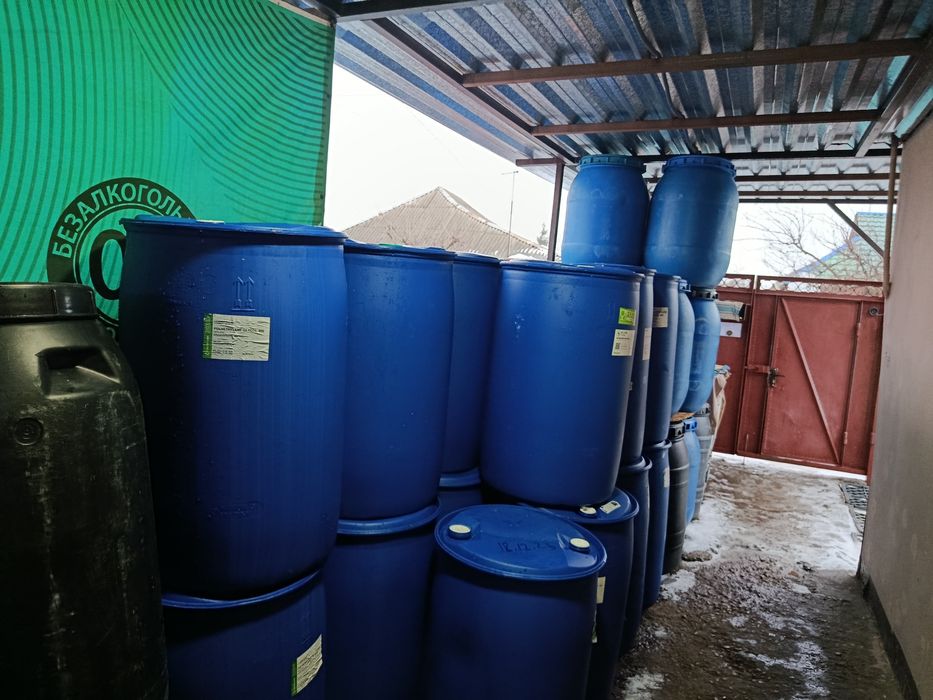 Бочки пластиковые и металлические 200 литров