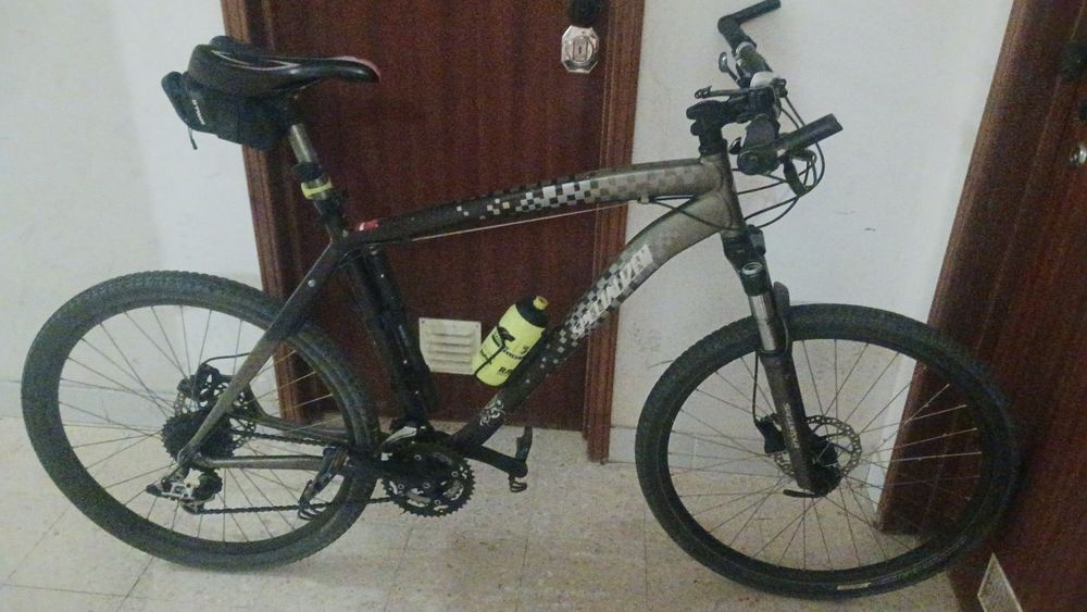 Bicicleta specialized btt