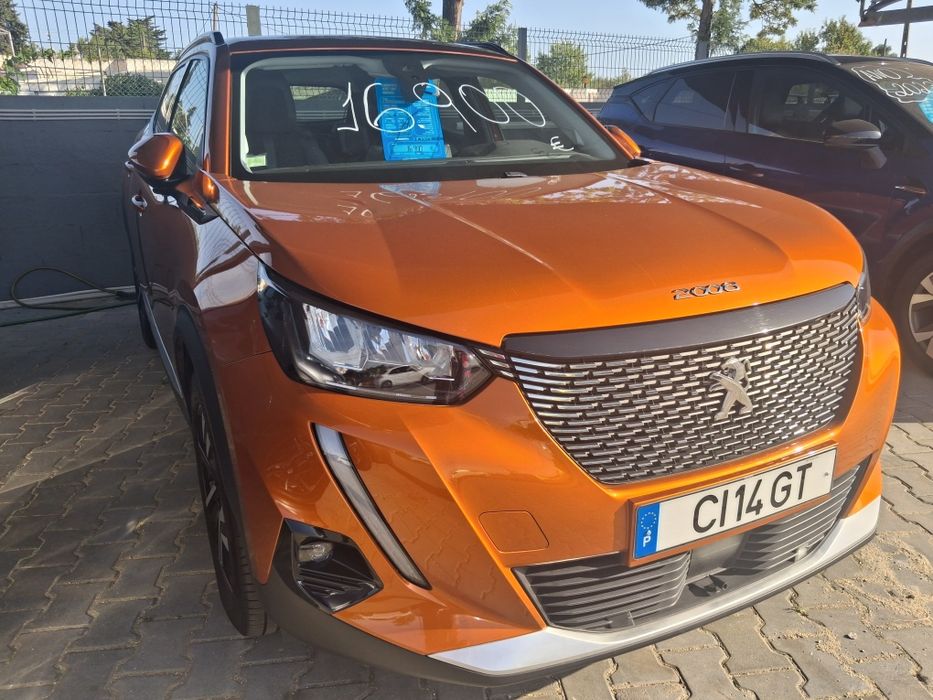 Peugeot 2008 Puretech Allure — photo 4