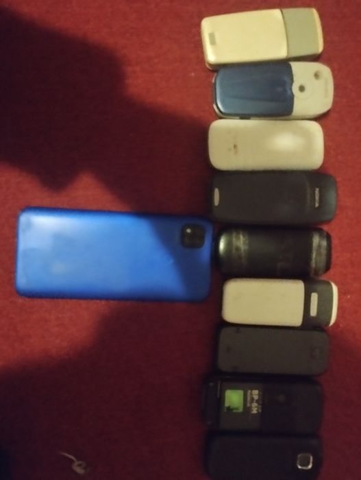 Продаю неробочі телефони