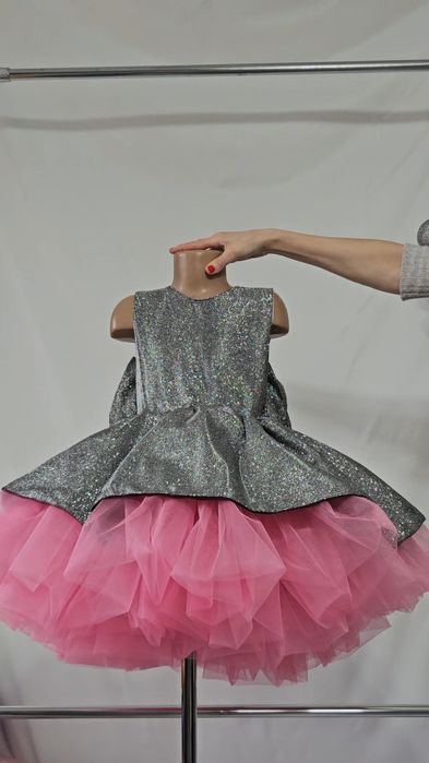 Сукня на 6-7 рокiв на високий бал в садочок рожева блискуча пишна фаті