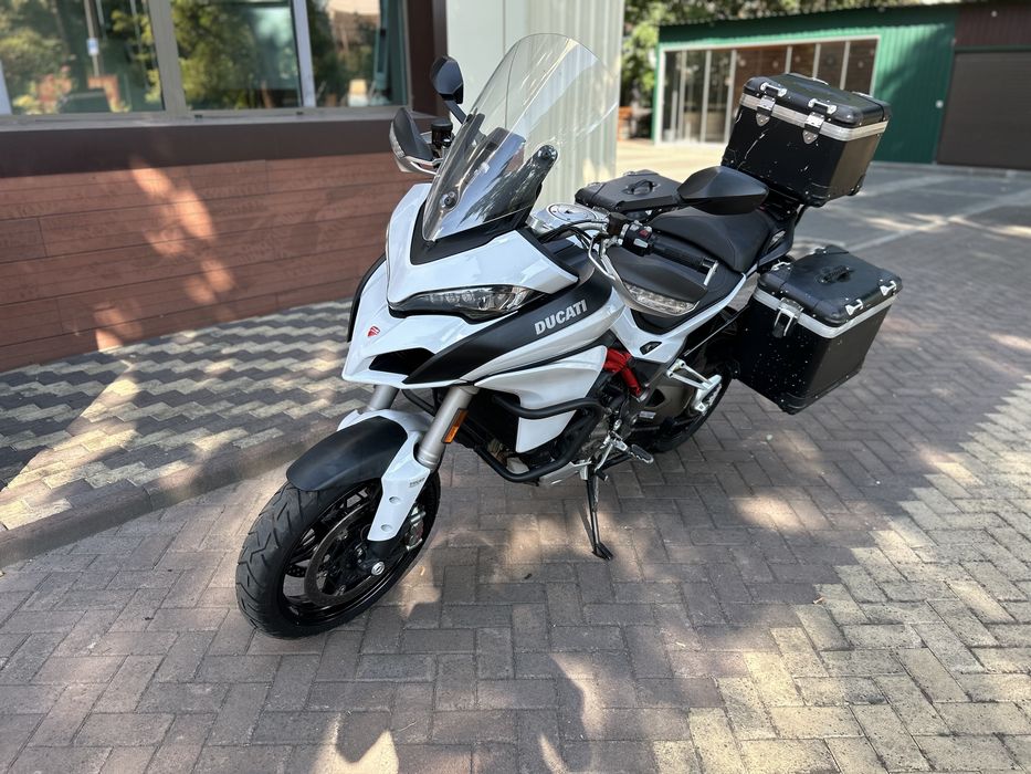 Мотоцикл Ducati Multistrada 1200S 2015 рік