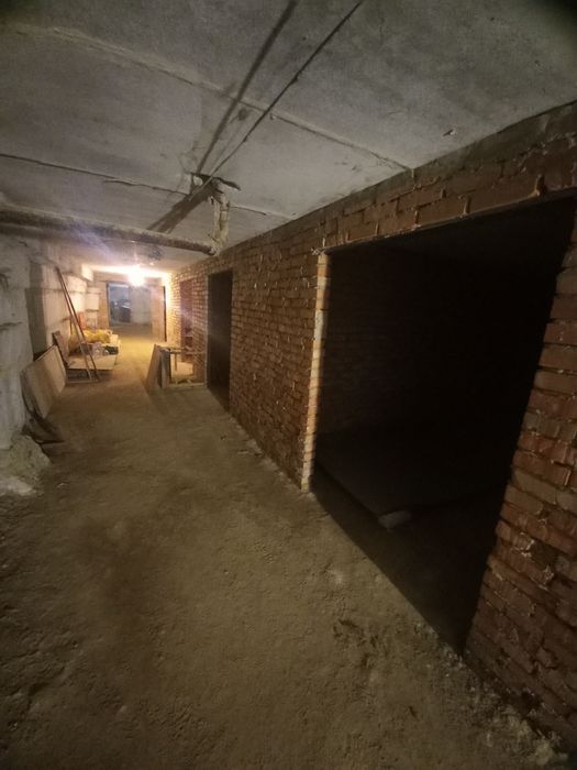 Продаж підвала на Пирогова