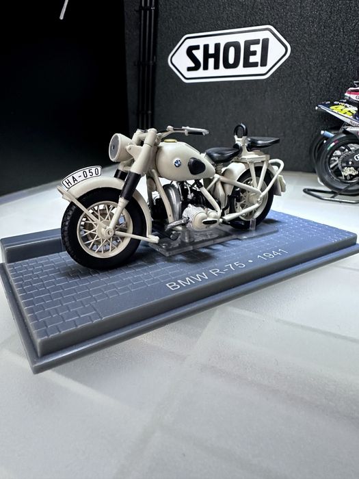 Miniatura BMW R75 de 1941 Escala 1/24 made by IXO