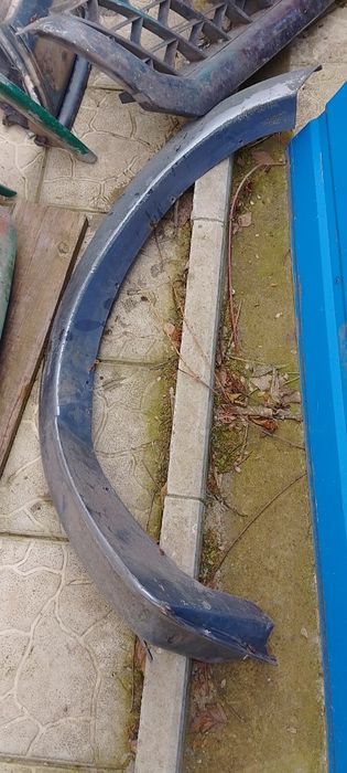 Молдинг передній правий