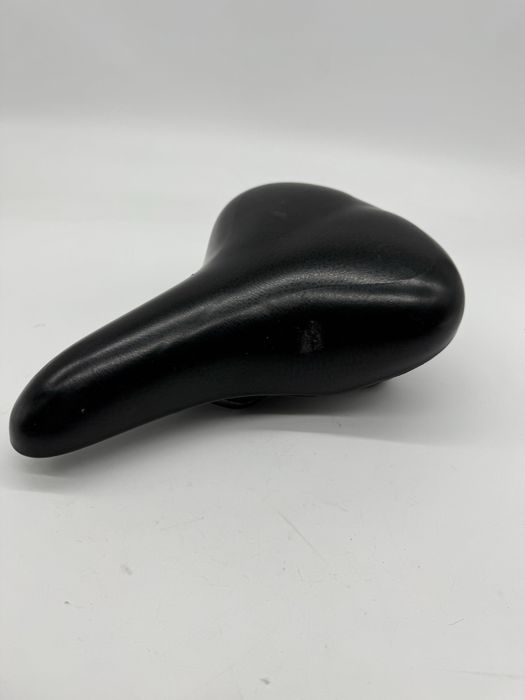 (13) Używane siodełko rowerowe