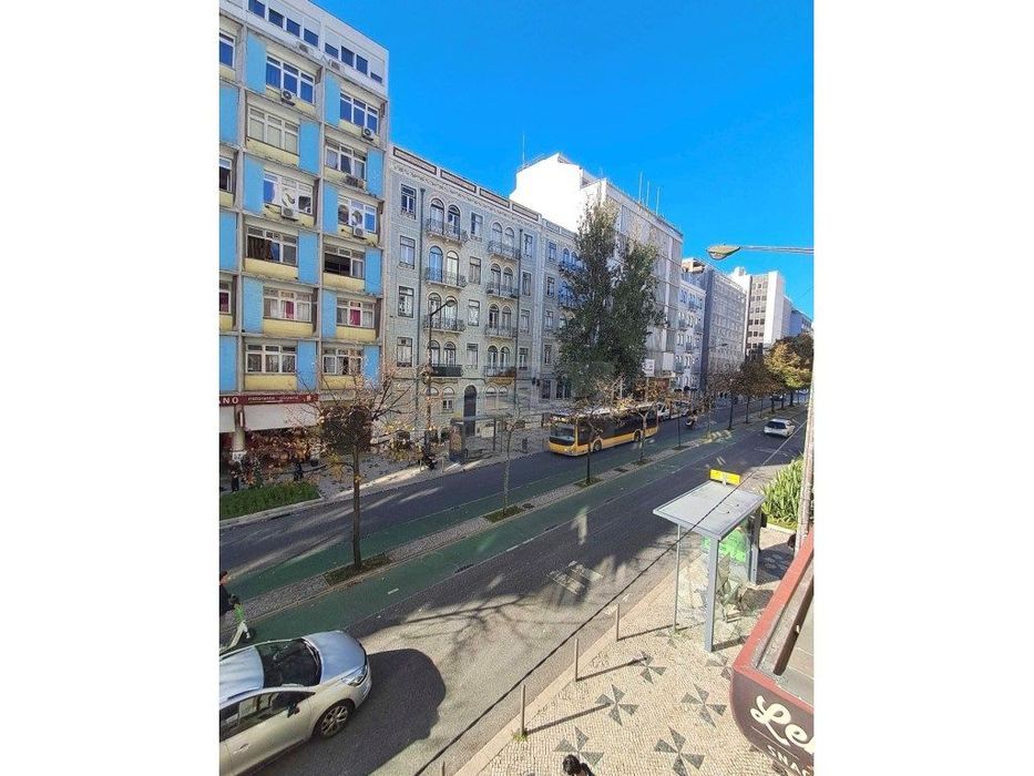 T3 Totalmente Remodelado com Terraço | Anjos - Avenida Almirante Re...