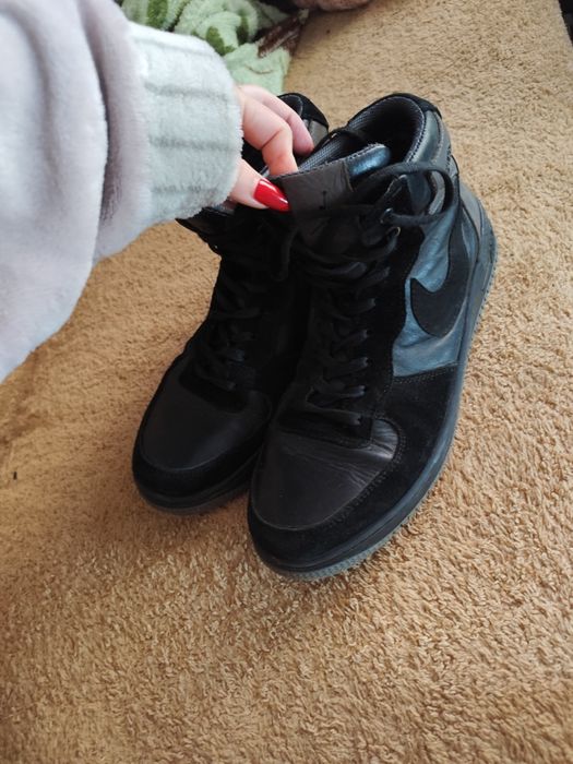 Чорні зимові кросівки