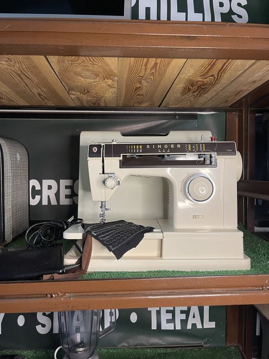 Швейна машина Singer 7105 Italy