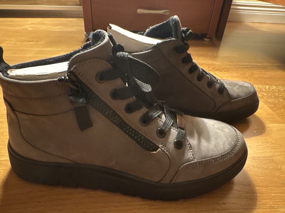 Ocieplane buty za kostkę firmy ara