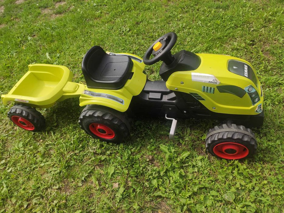 Smoby traktor na pedały z przyczepką