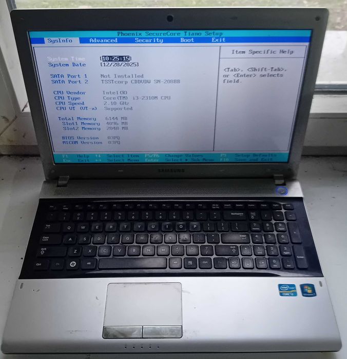 laptop Samsung RV520 - Intel Core i3/ 6 GB DDR3