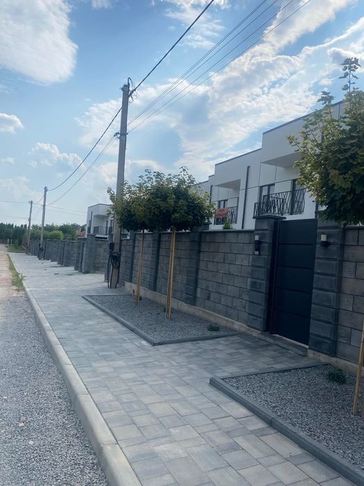 Продам котедж 90 м.кв з сучасним ремонтом та меблями  на Щасливому