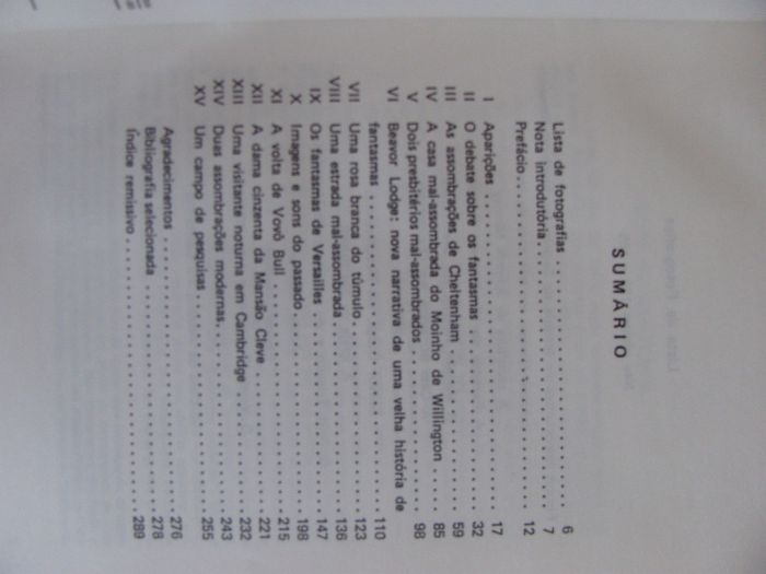 Fantasmas e Aparições de Andrew MacKenzie