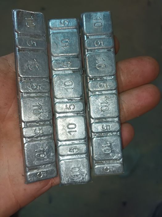 Грузики для балансировки. Свинцеві грузики для балансування