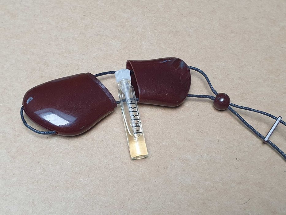 Wisiorek z zapachem