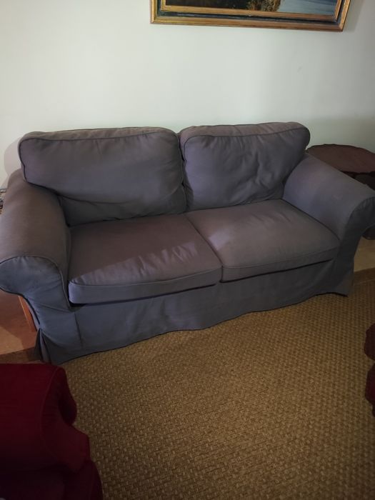 Sofá Ikea dois lugares muito bem conservado.