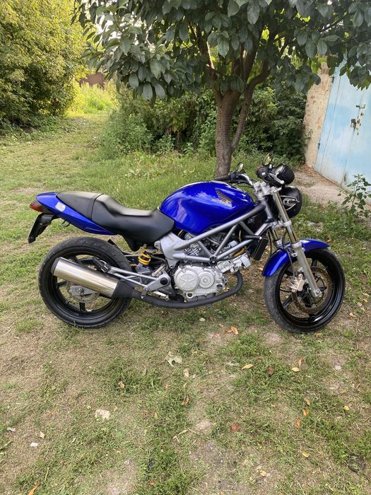 Honda vtr 250 2006 рік