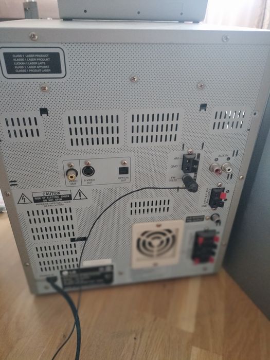 DVD музичний центр-караоке LG LM-K5530
Відмінний стан,чистий обємний з