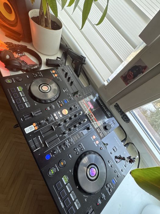 Pioneer XDJ-RR, konsola All in 1
