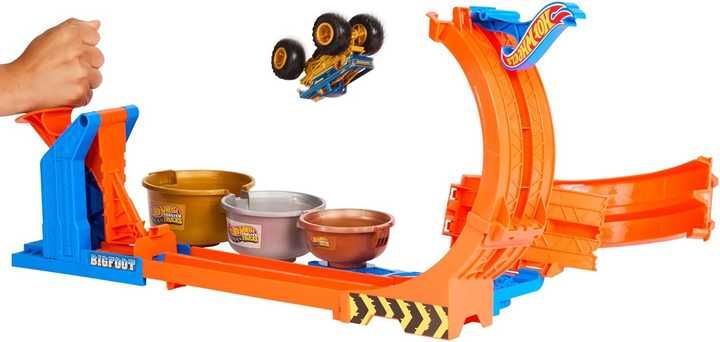 Трек Hot Wheels Monster Trucks Бігфут 50річчя Петля Стрибок за трофеєм