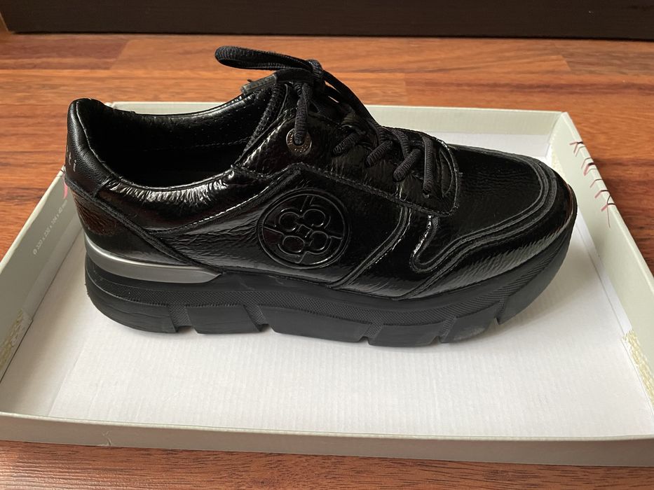 Кросівки жіночі шкіряні