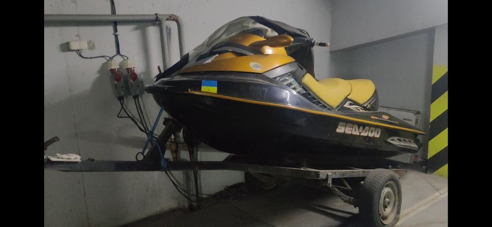 Гидроцикл BRP RXT 215.