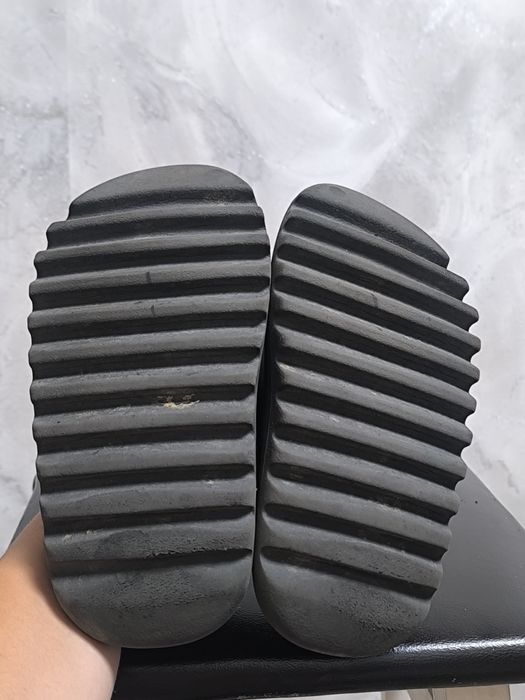 Дитячі шльопанці Adidas Yeezy slides розмір 34 21 см