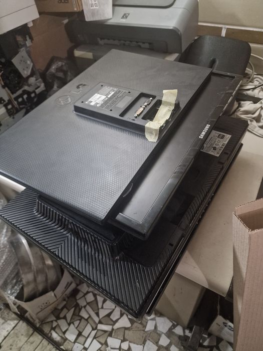 Мониторы на удачу под ремонт, запчасти или использование