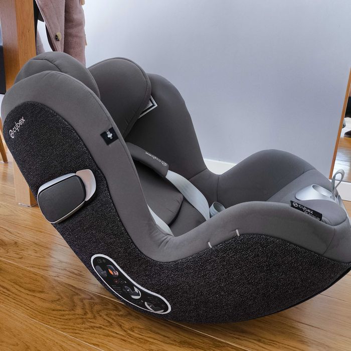 Cybex Sirona Z i‑Size z bazą Base Z - 0–18 kg, obrót 360°, ISOFIX