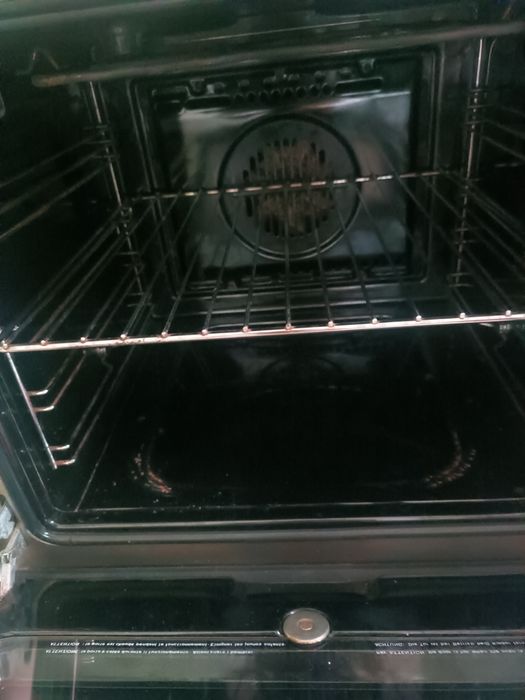 Forno elétrico e a gás Ariston