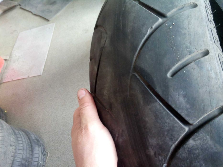 Шина на мото Metzeler 180/60/18 залишок 4-5 мм